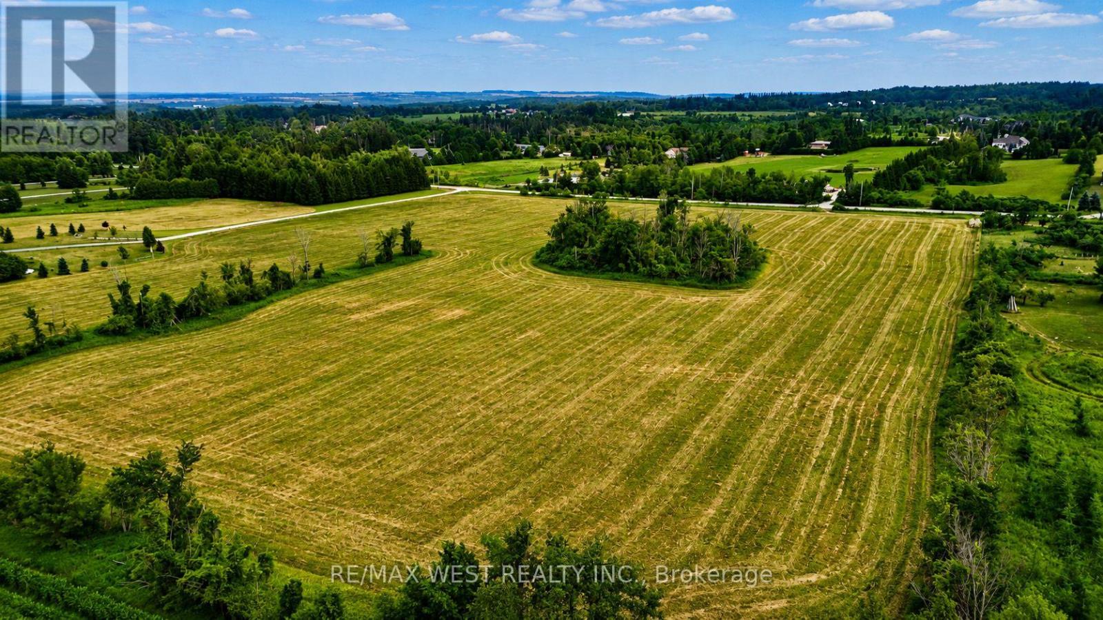 22 SYDENHAM TRAIL W