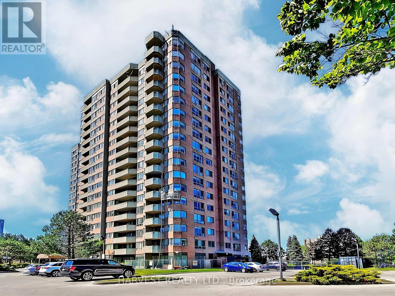 305 - 30 THUNDER GROVE