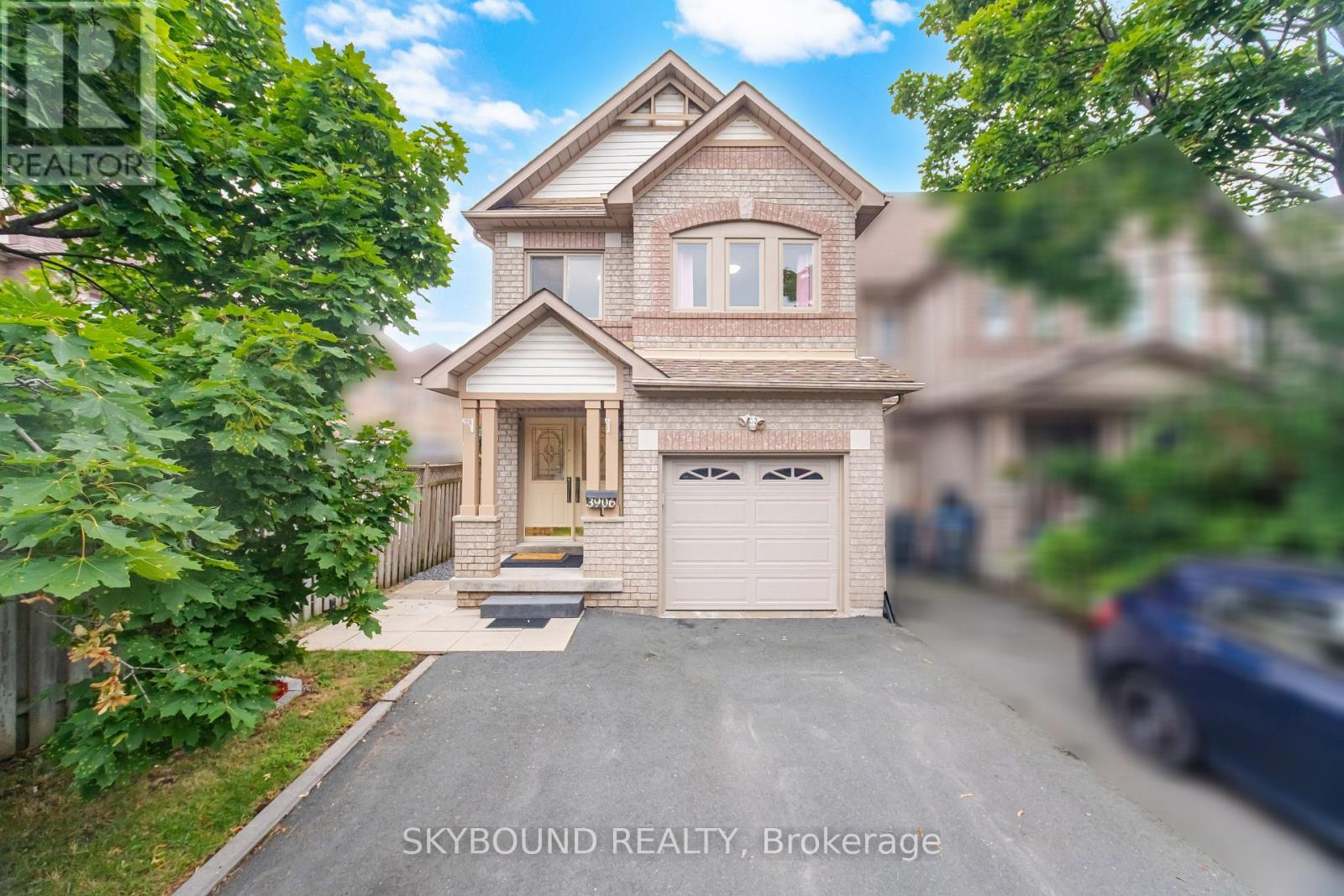 3906 ZENITH COURT