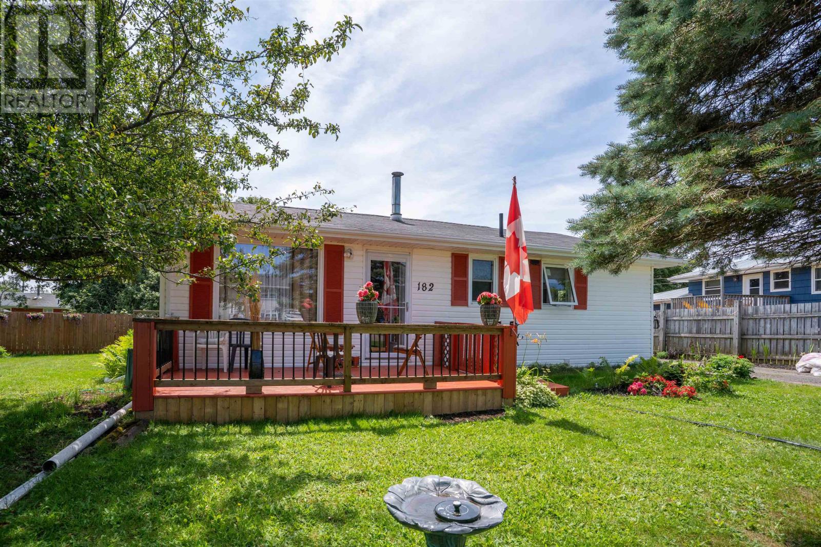 182 Parkwood Crescent
