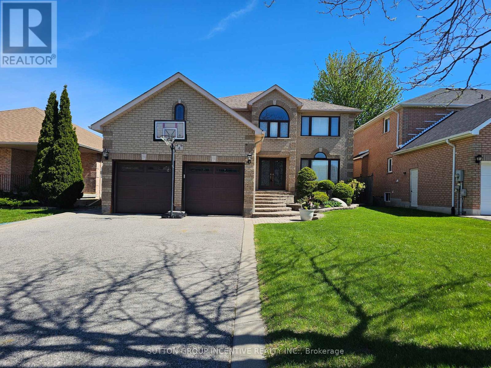 4 CHANTAL STREET