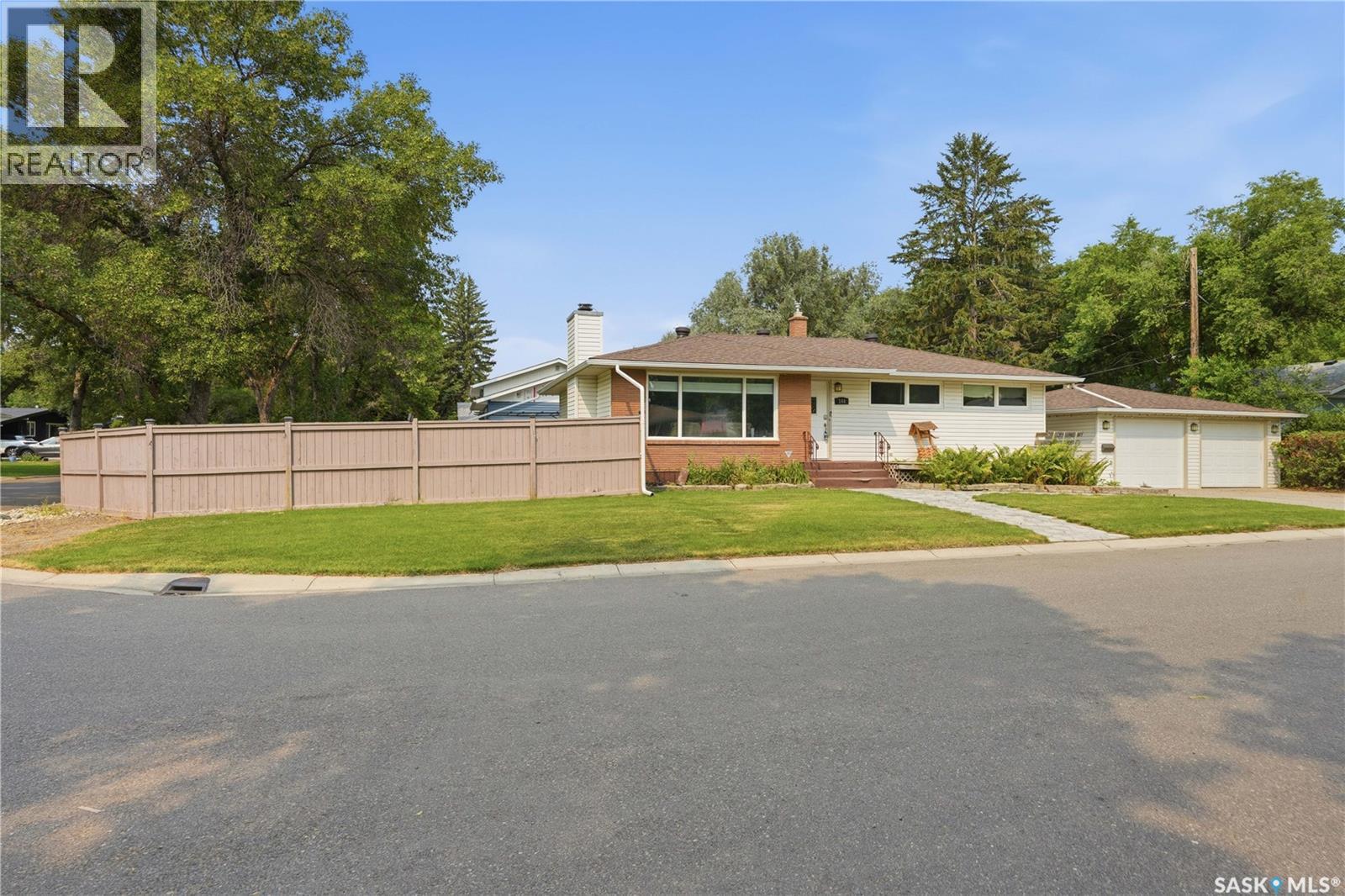 144 Orchard CRESCENT