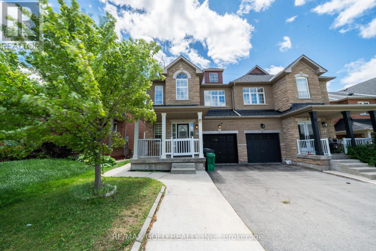 12 PEFFERLAW DRIVE