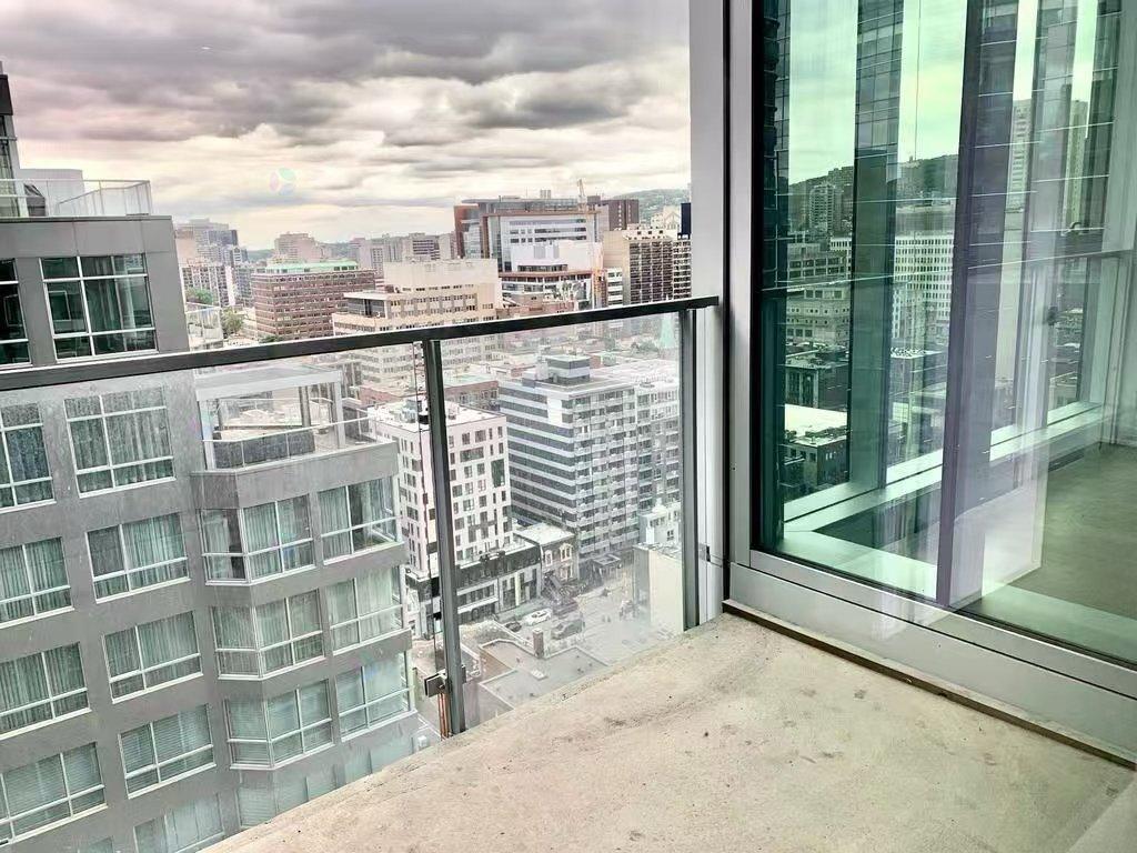 1155 Rue de la Montagne