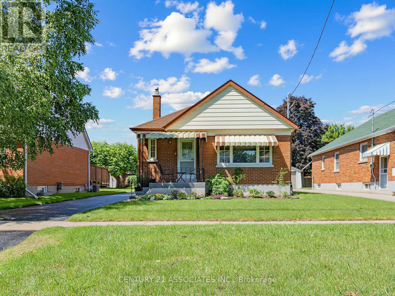 58 CENTRAL PARK BOULEVARD S