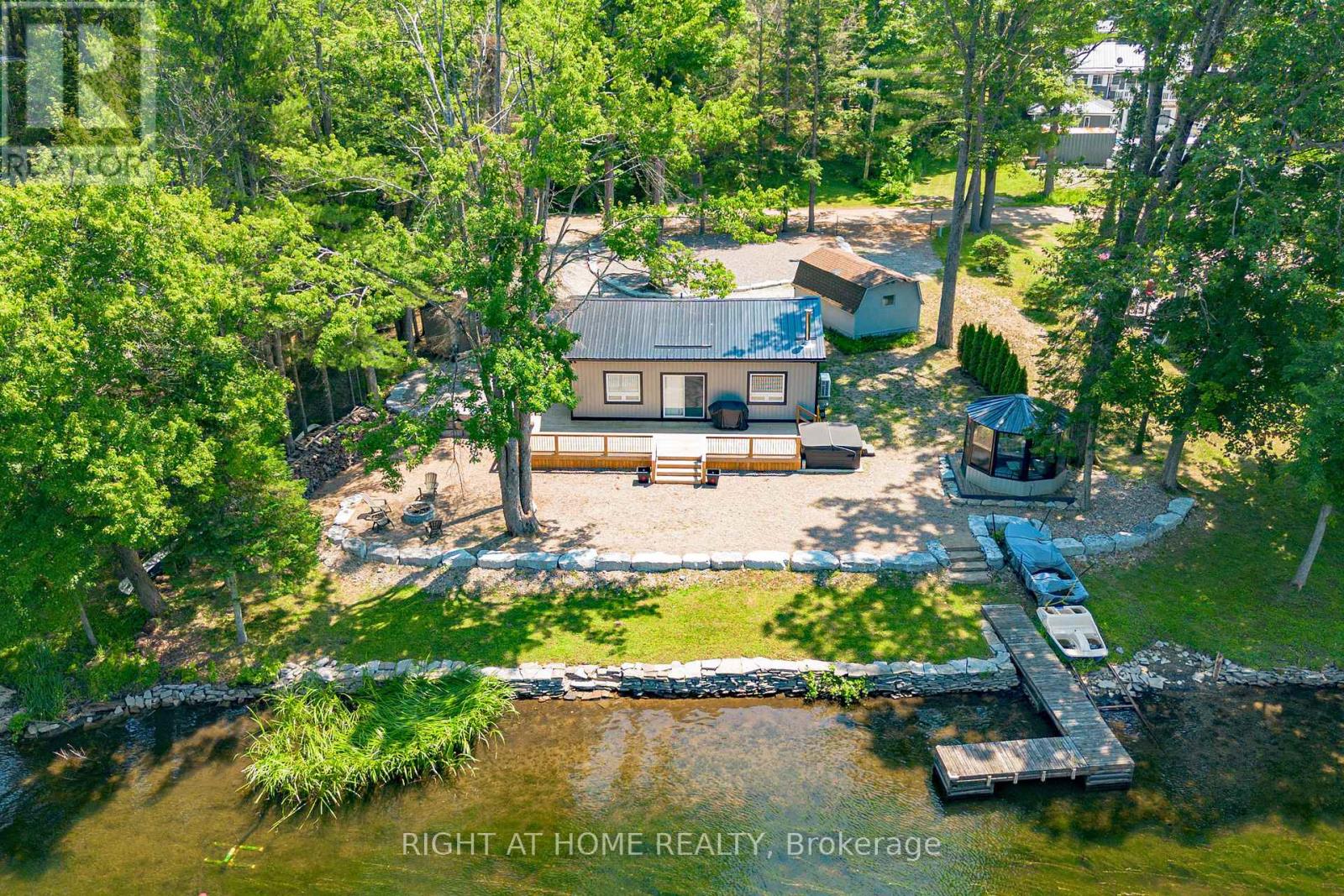 11 LITTLE BAY DRIVE