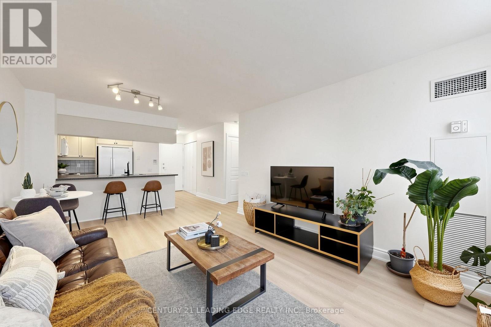 328 - 15 NORTHTOWN WAY