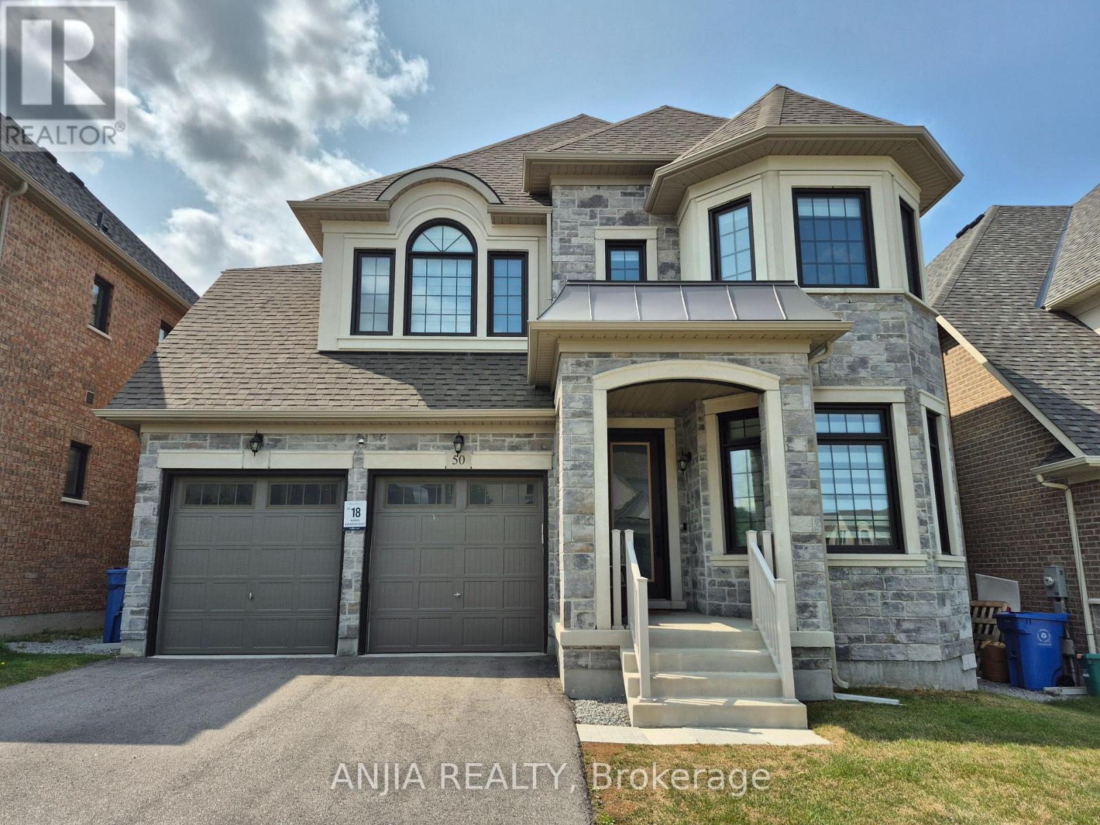 UPPER - 50 MEADOW VISTA CRESCENT