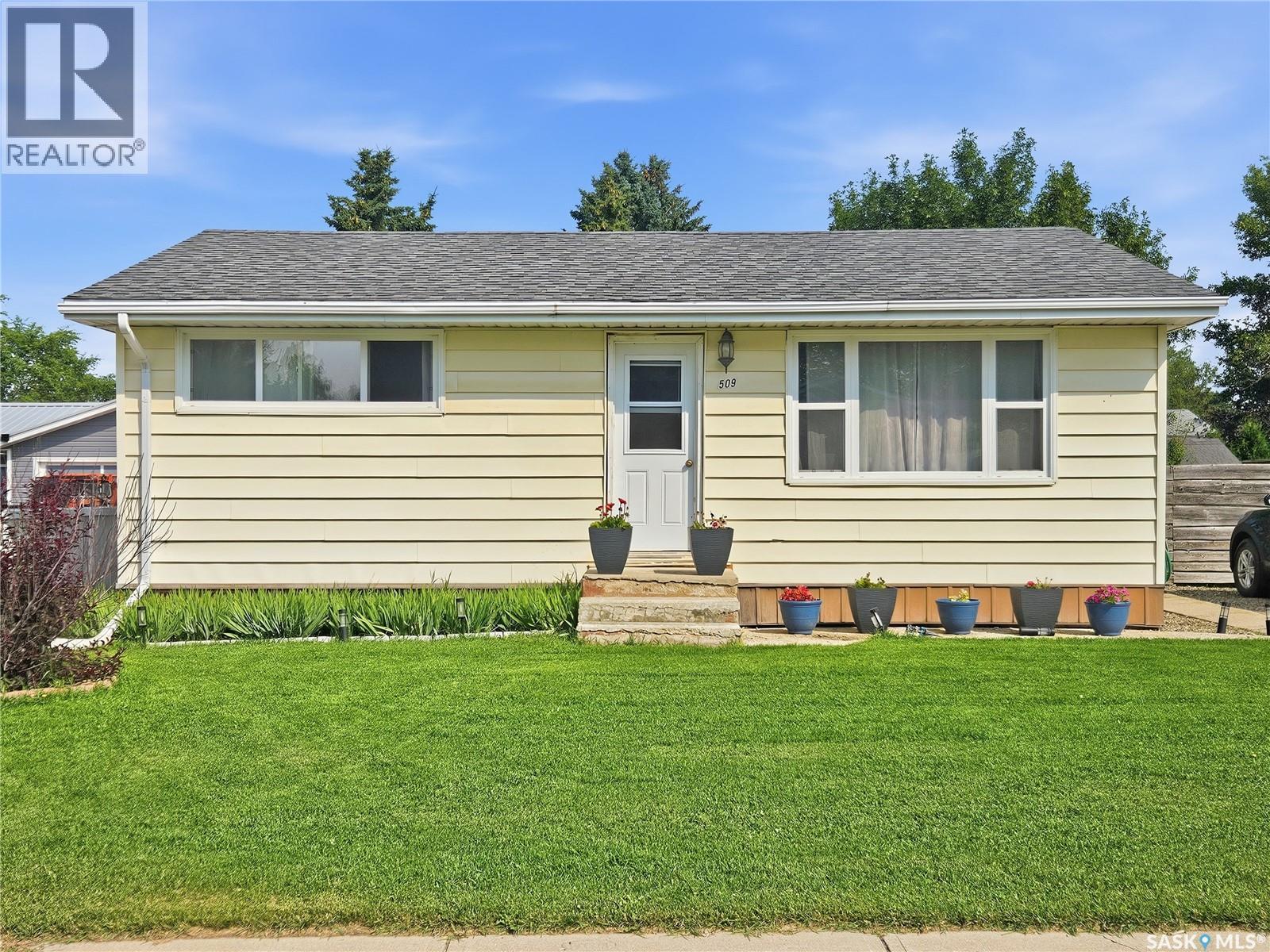 509 7th AVENUE W