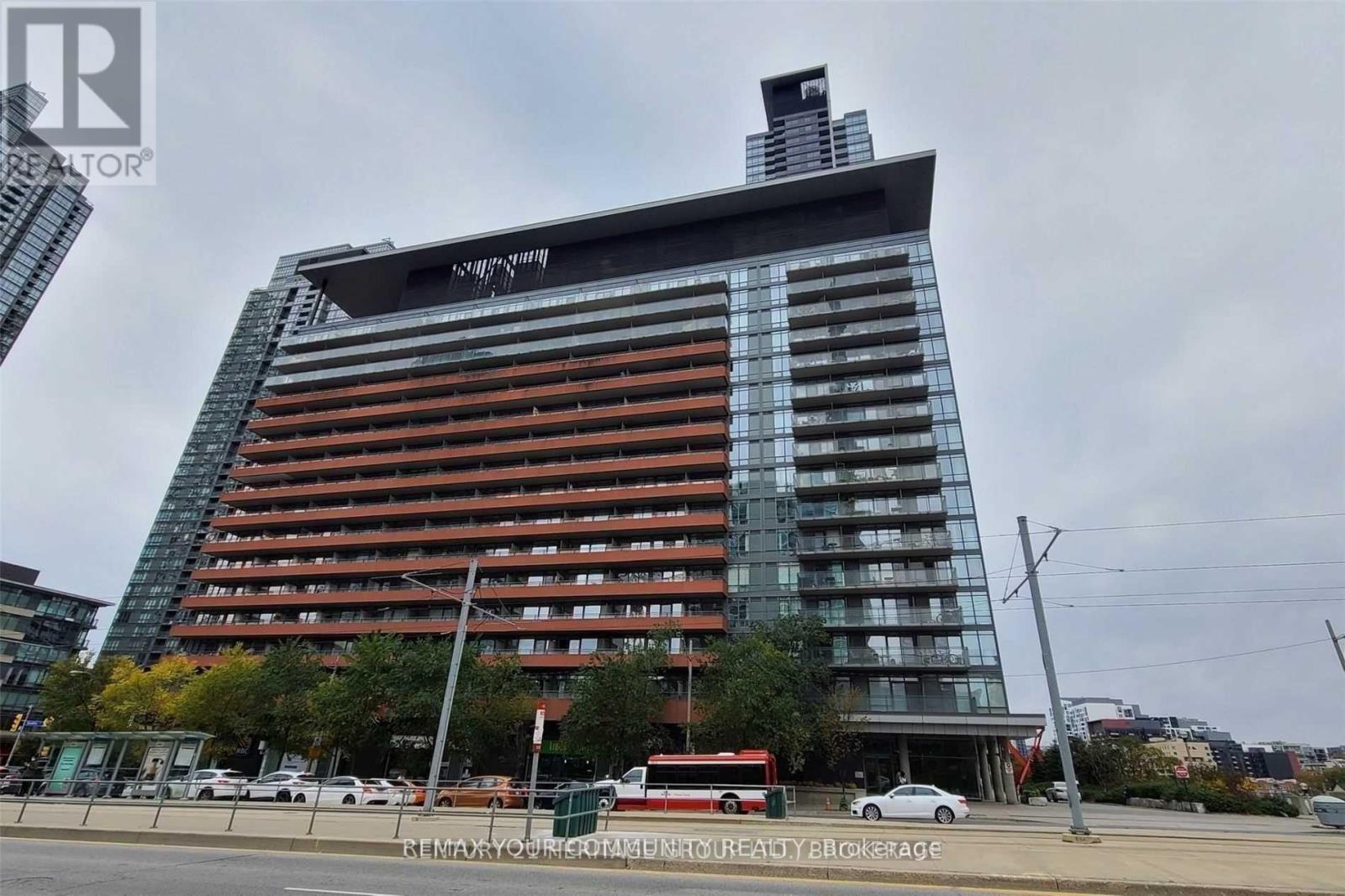 919 - 4K SPADINA AVENUE