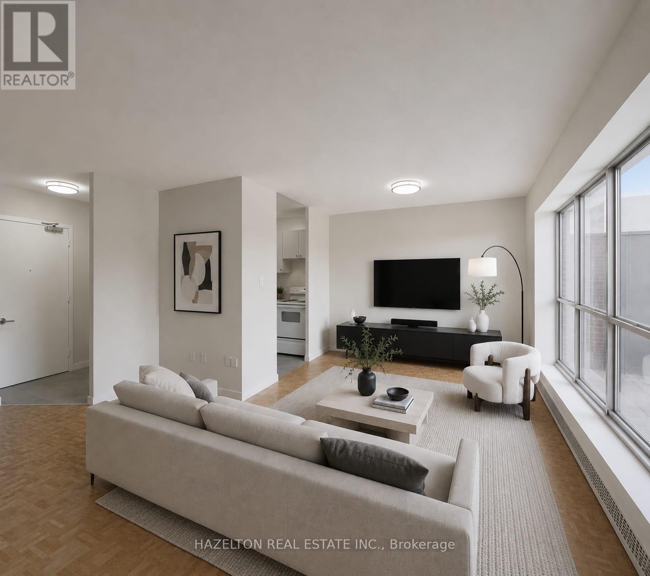 521 - 1901 MARTIN GROVE ROAD
