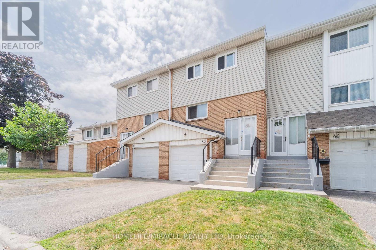 45 LINCOLN COURT