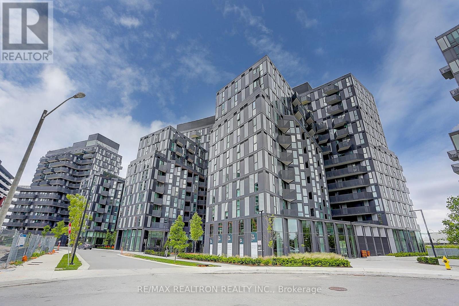602 - 30 TRETTI WAY