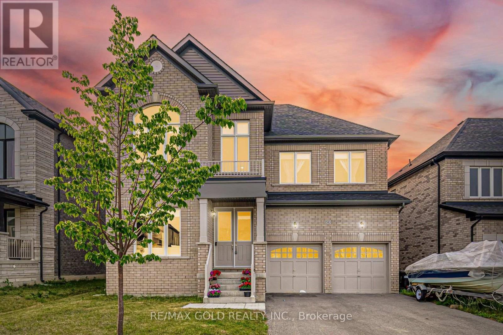 1583 STOVELL CRESCENT