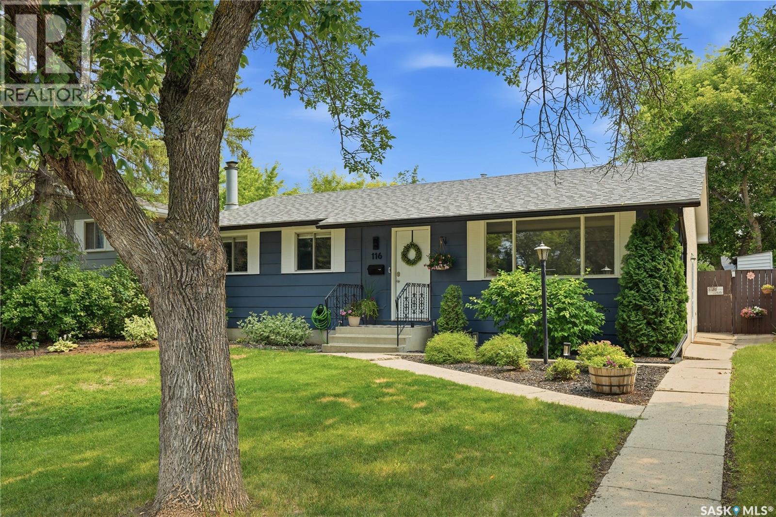 116 McMaster CRESCENT