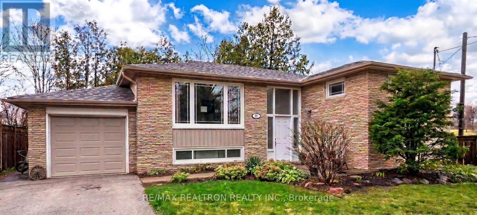 447 LORETTA CRESCENT