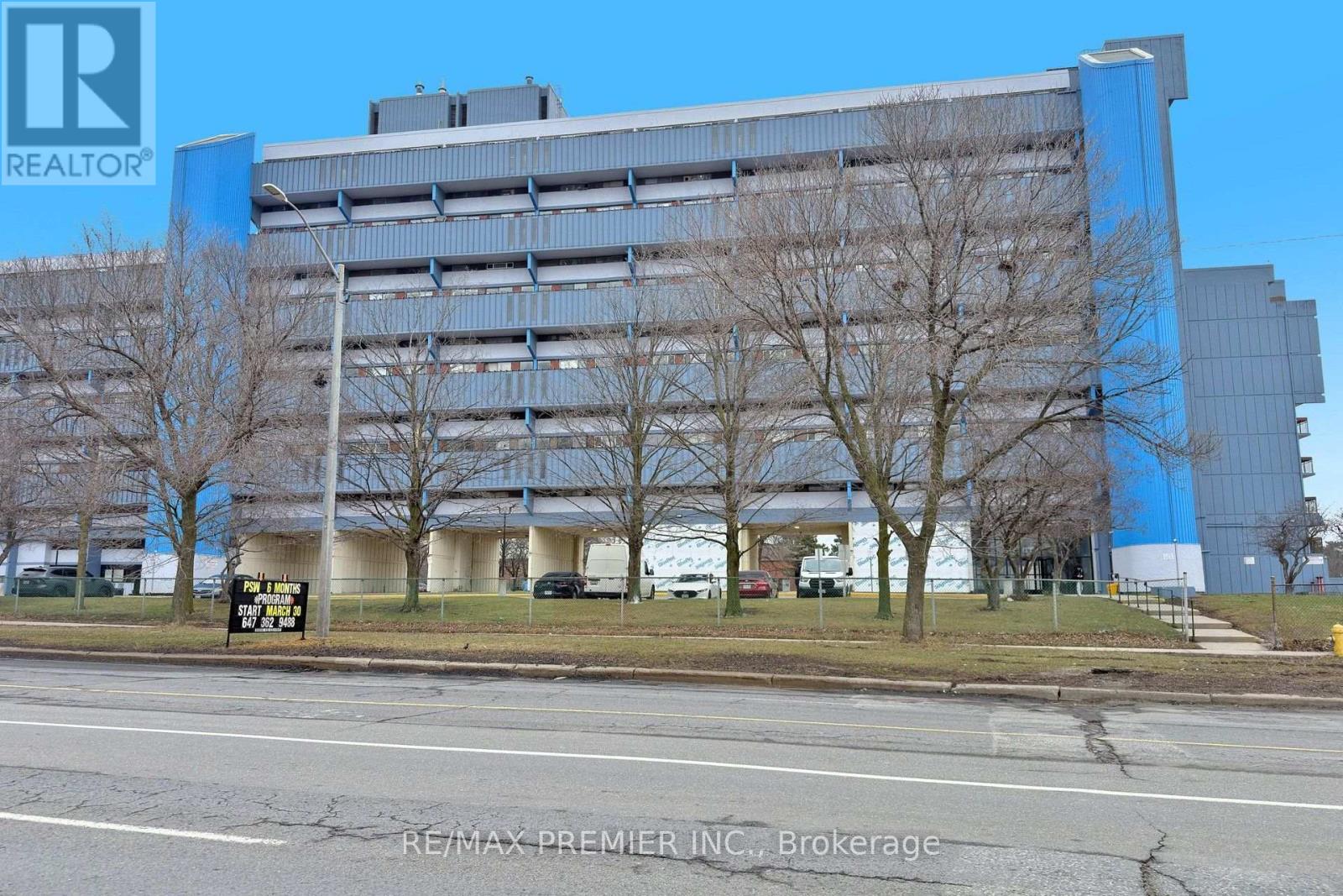 428 - 4645 JANE STREET