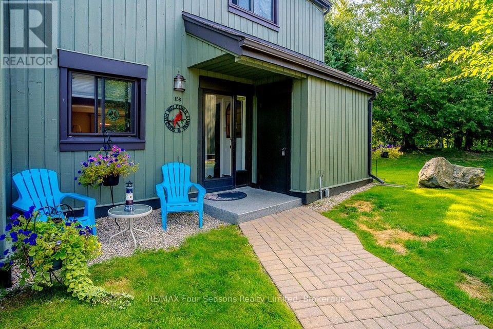 158 ESCARPMENT CRESCENT