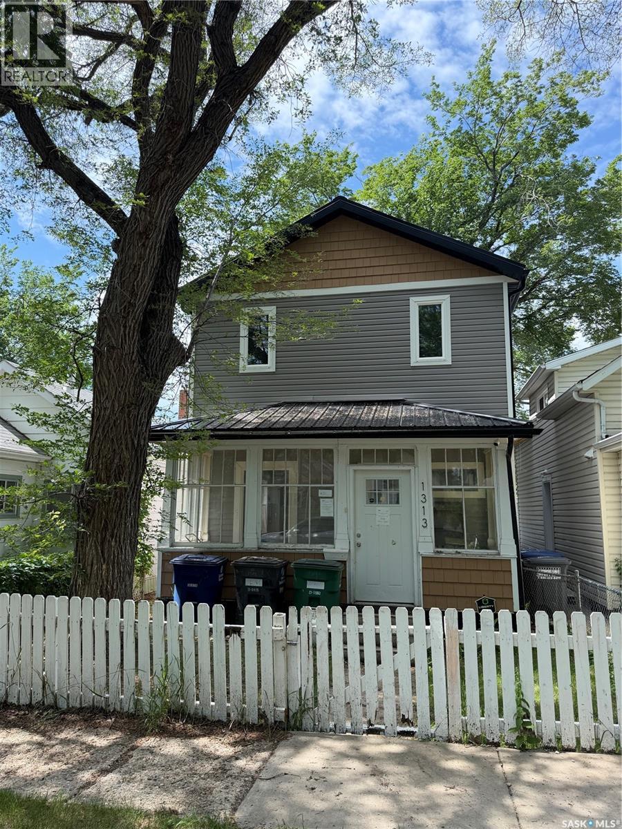 1313 G AVENUE N