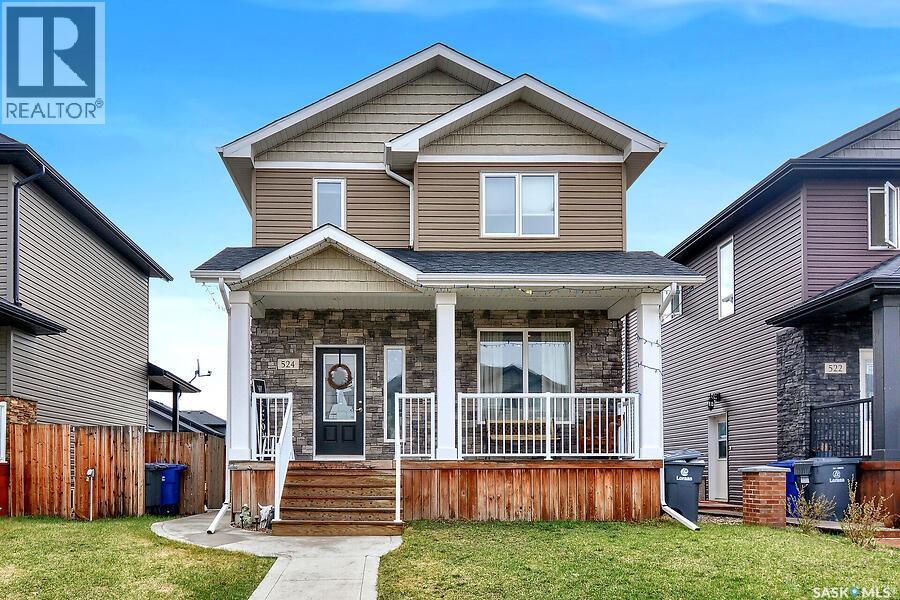 524 Maple CRESCENT