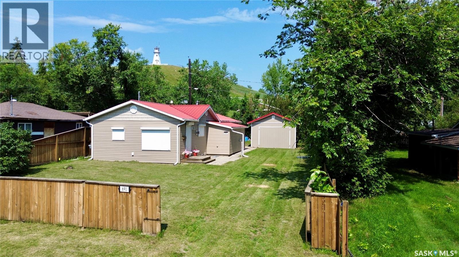 691 Joseph CRESCENT