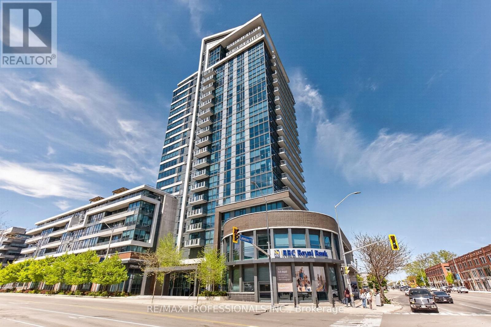 413 - 1 HURONTARIO STREET