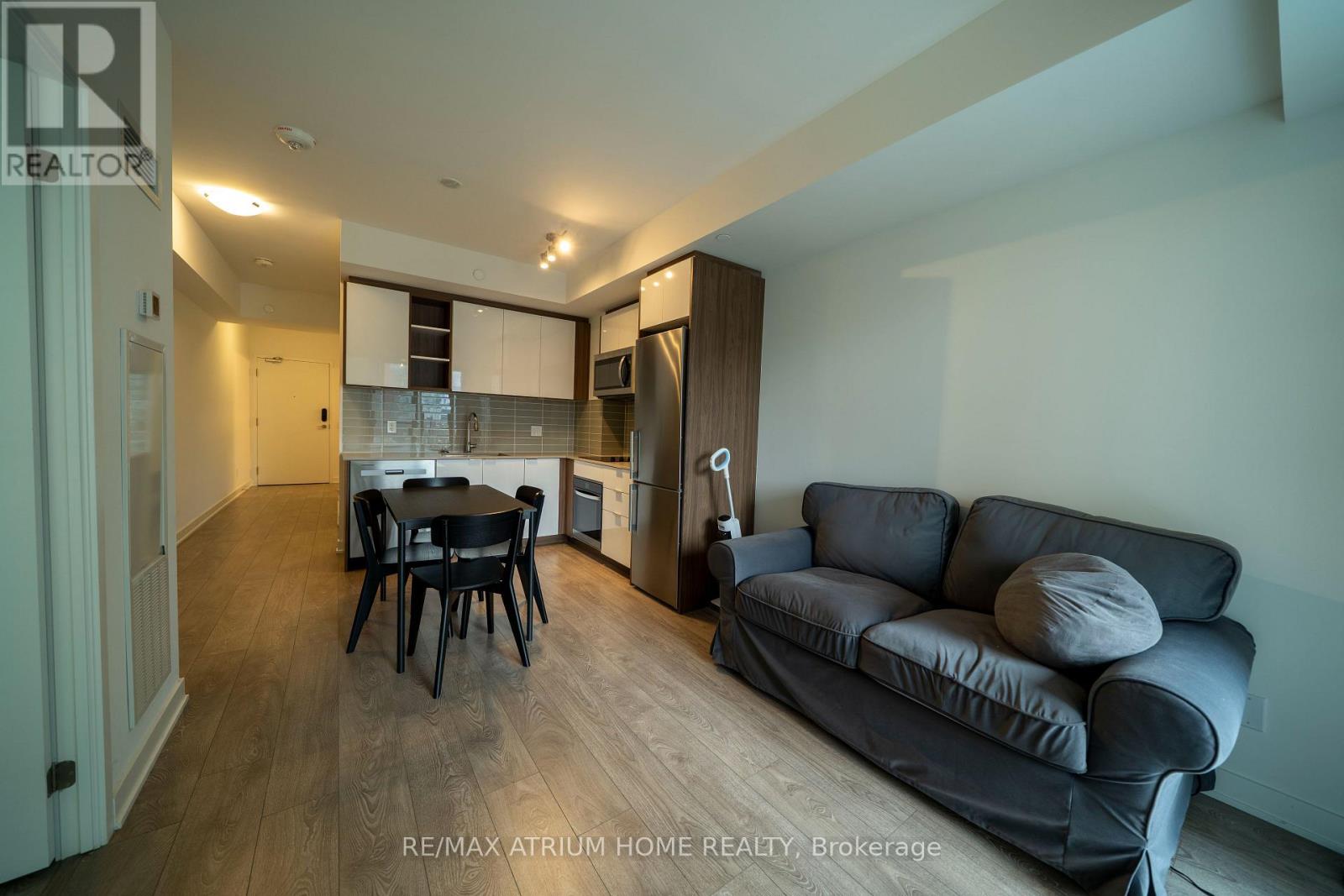 725 - 543 RICHMOND STREET W