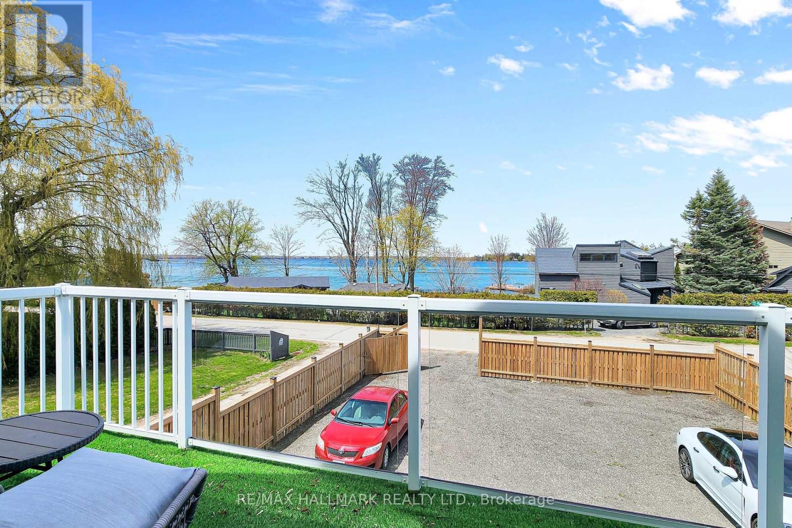 941 LAKE DRIVE N