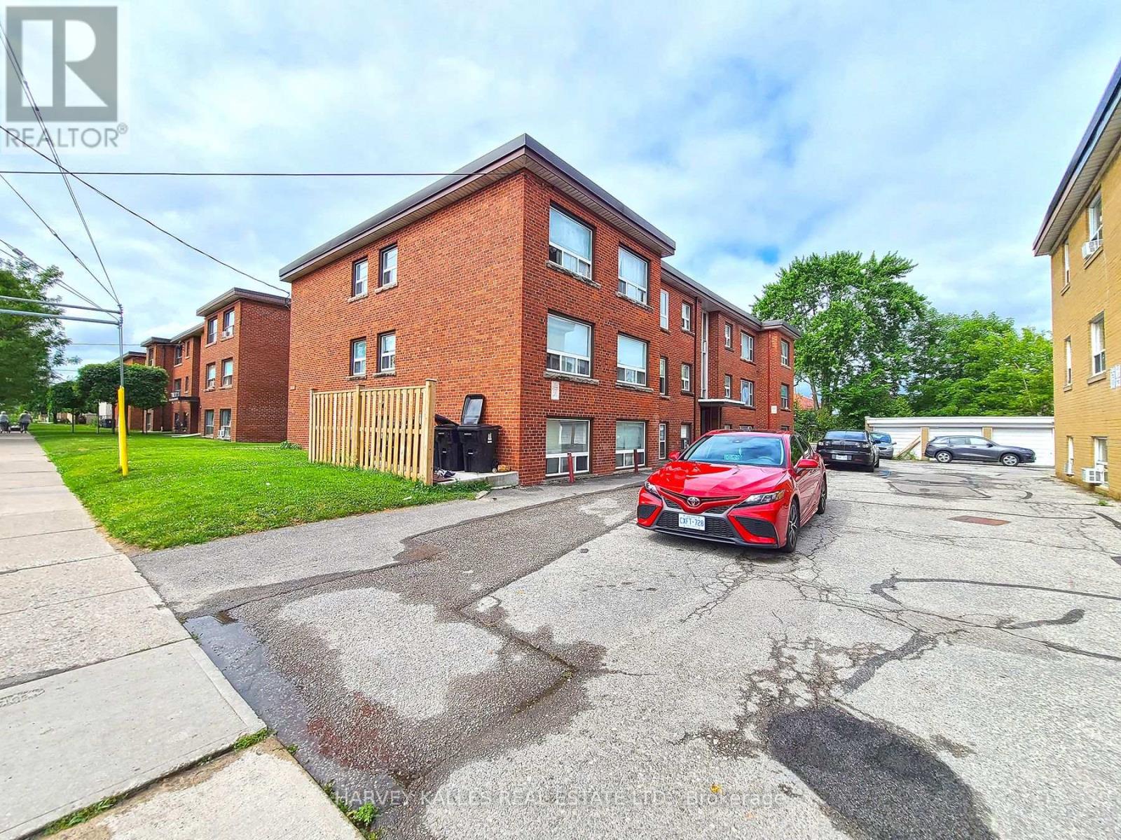 10 - 2434 KEELE STREET