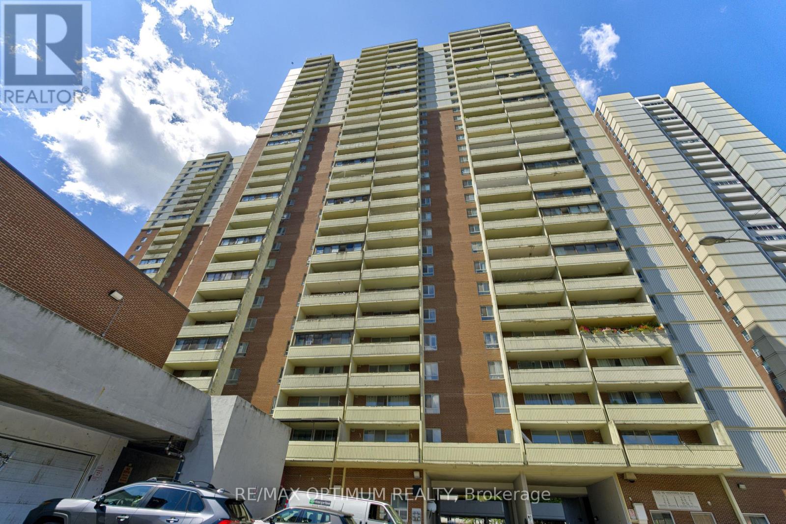 2110 - 5 MASSEY SQUARE