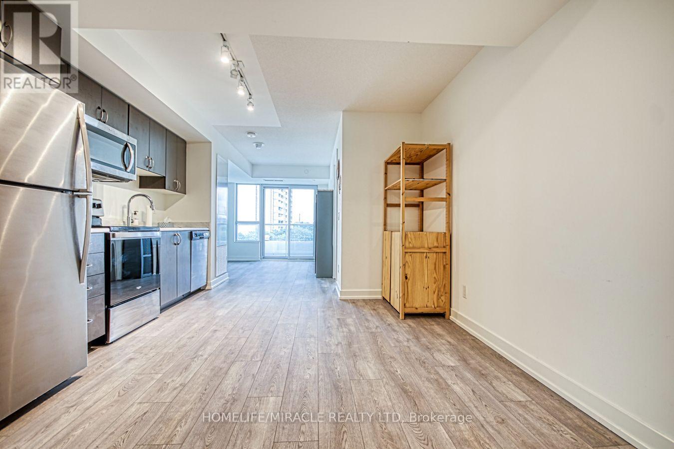 402 - 10 WILBY CRESCENT