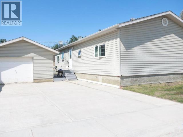 121 WOODLAND DRIVE