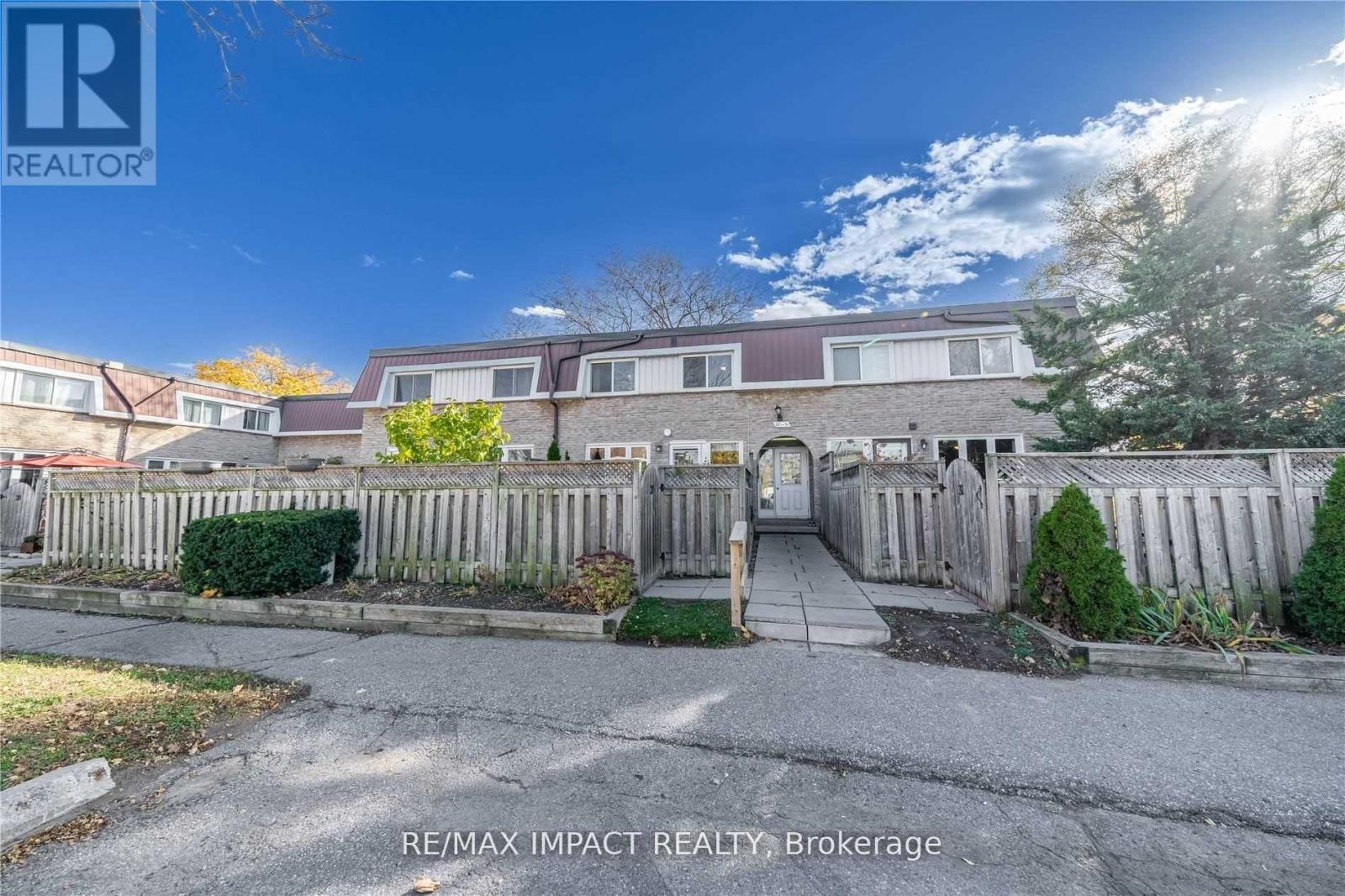 28 - 33 TAUNTON ROAD E