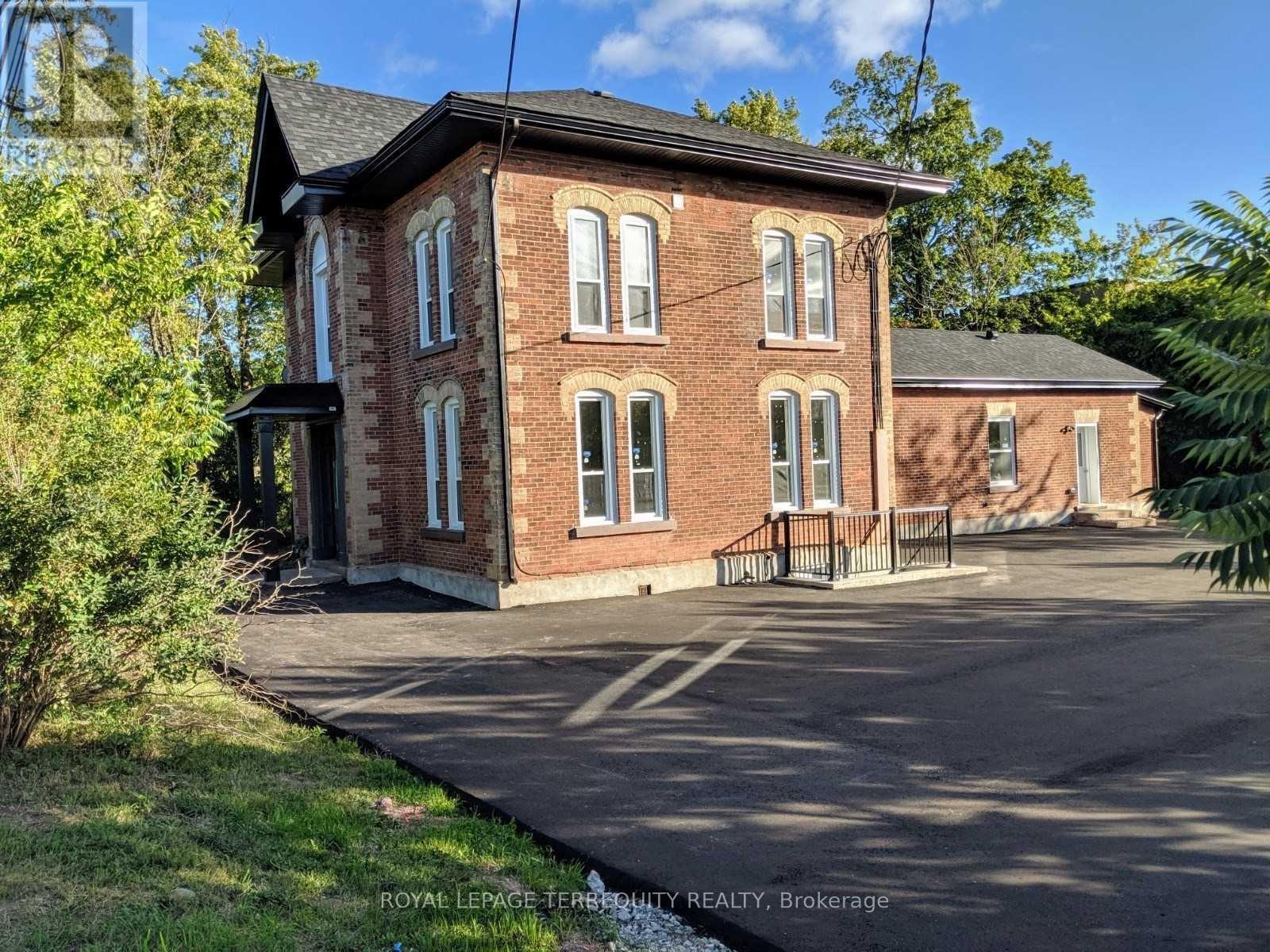 6 - 44 MAIN STREET N