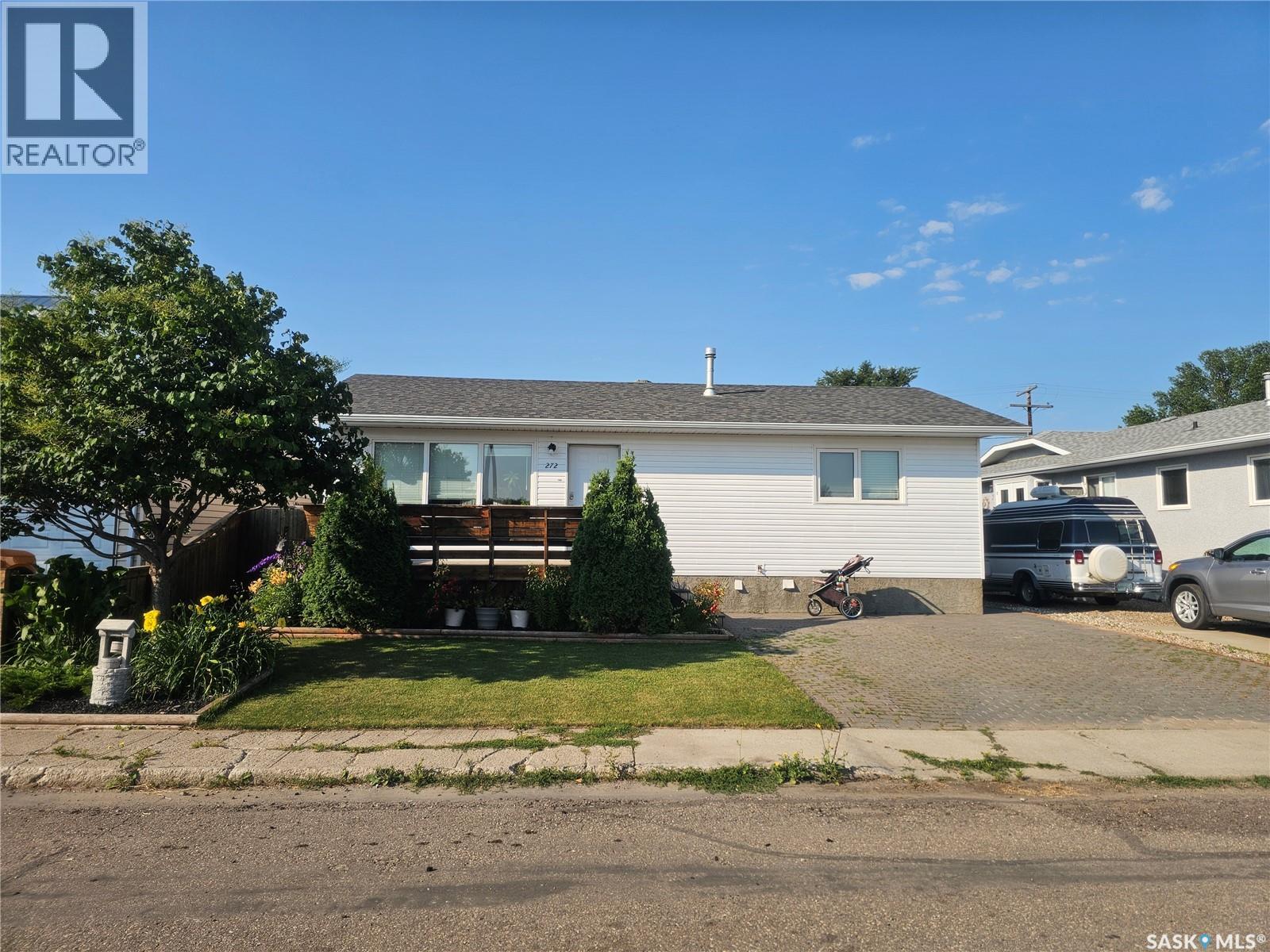 272 5th AVENUE W