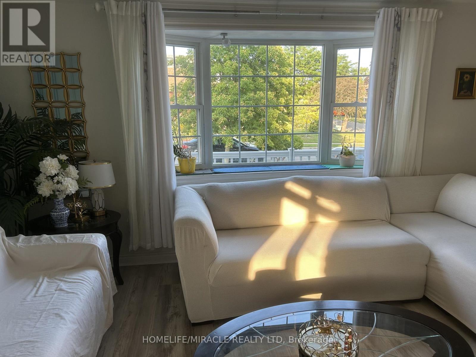 46 INNISWOOD ( UPPER LEVEL) DRIVE