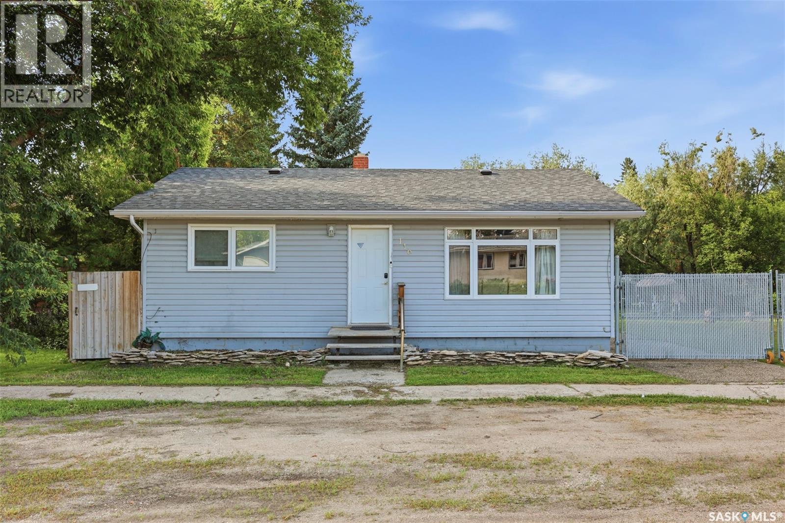 116 Princess AVENUE W