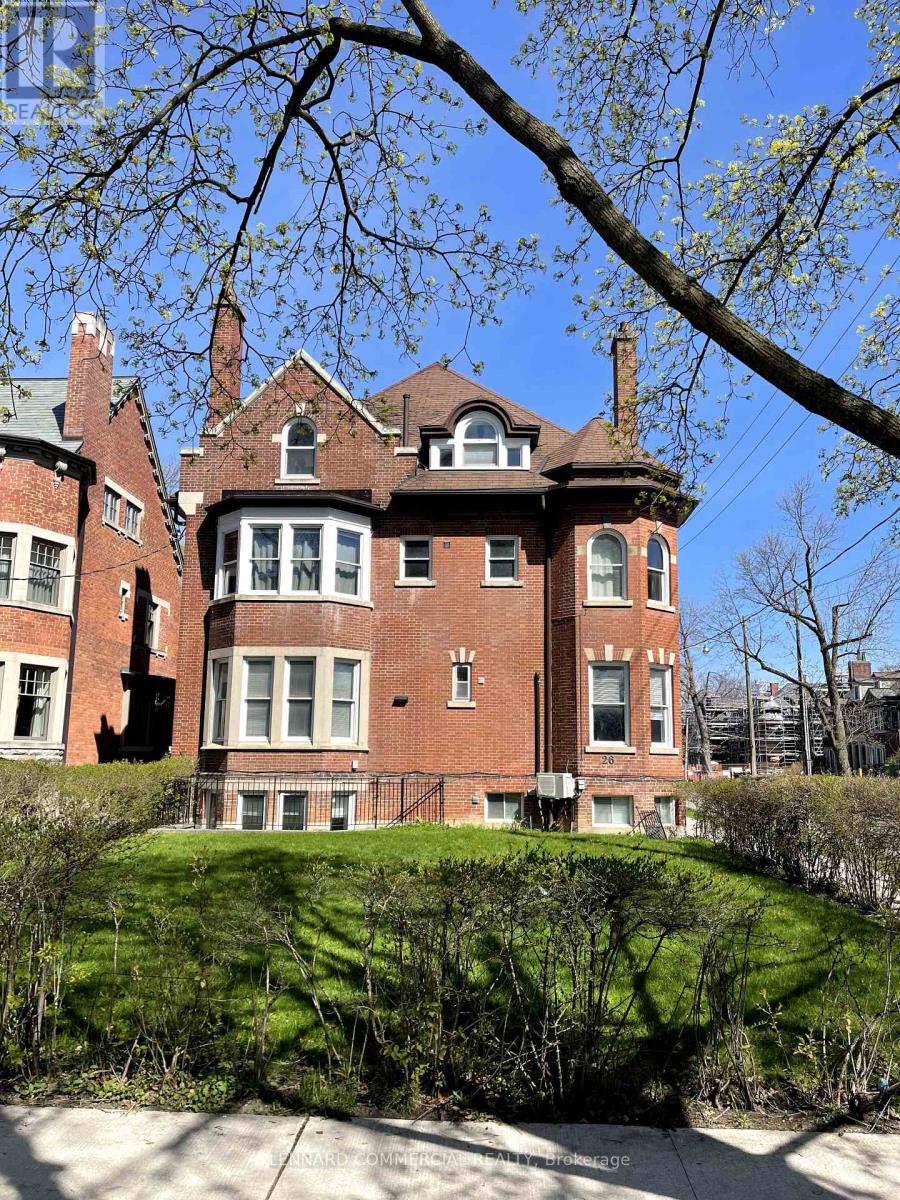 4 - 26 ELM AVENUE