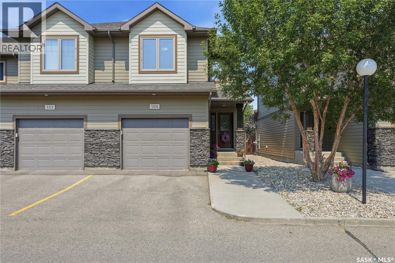 104 4100 Sandhill CRESCENT