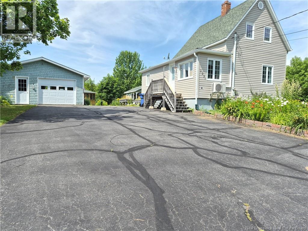 2221 Ch Sainte-Louise