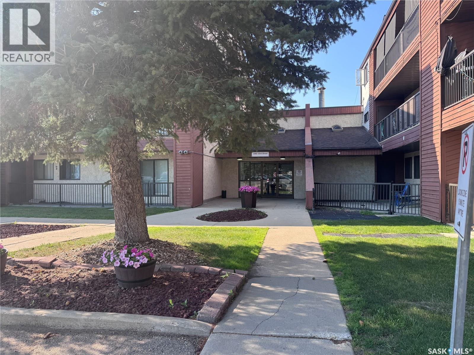 118 3302 33rd STREET W