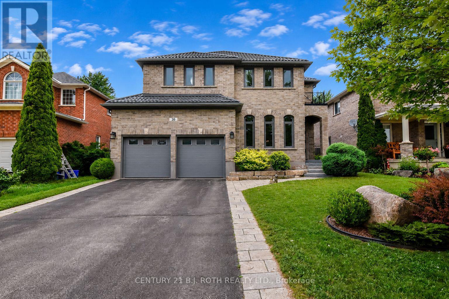 20 FALCON CRESCENT