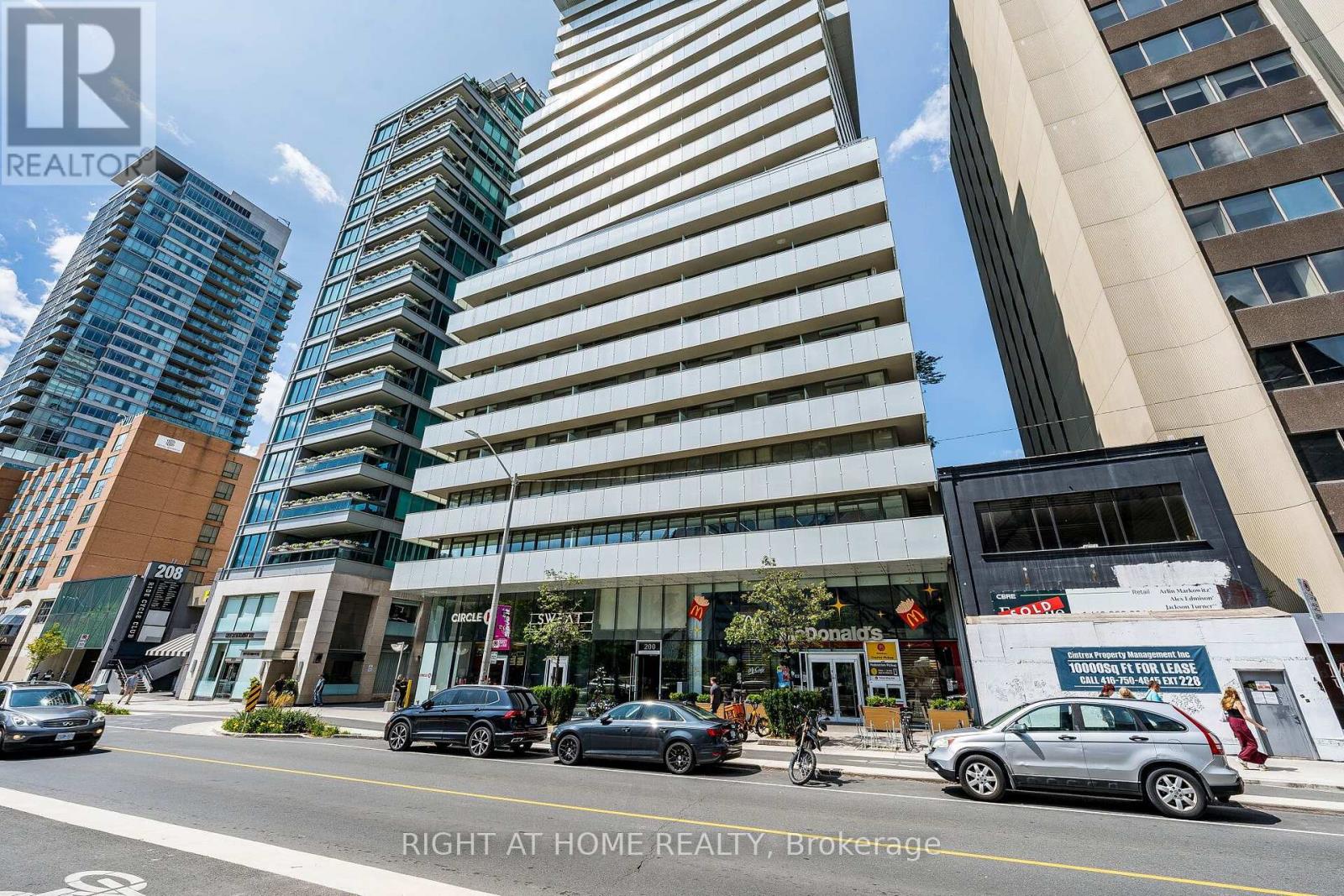 1604 - 200 BLOOR STREET W