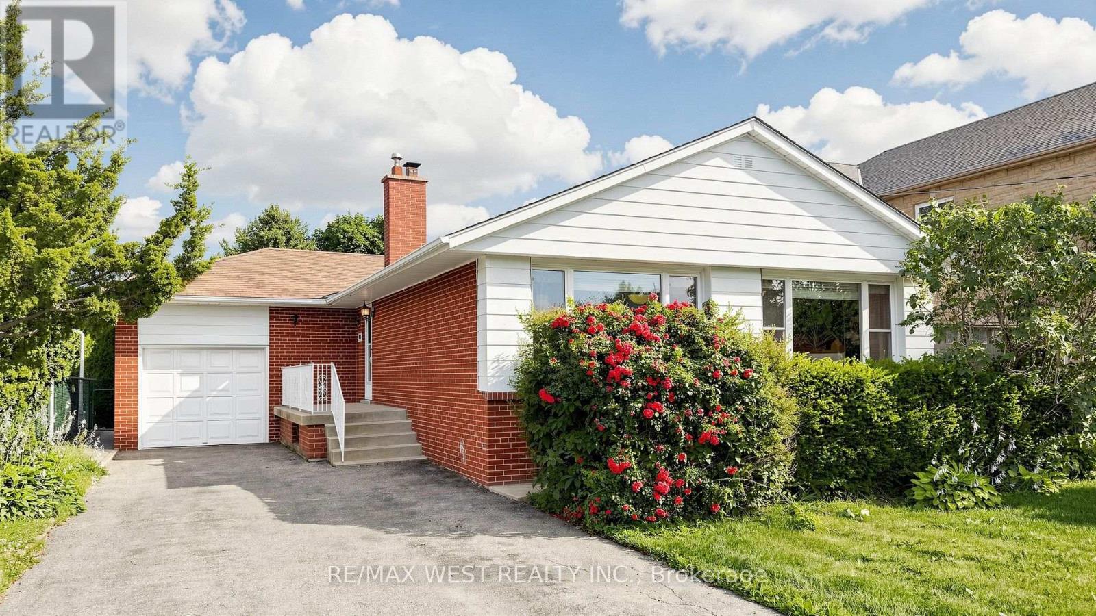 32 ALLONSIUS DRIVE