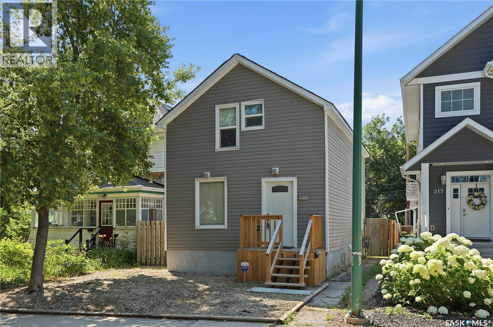 215 26th STREET W