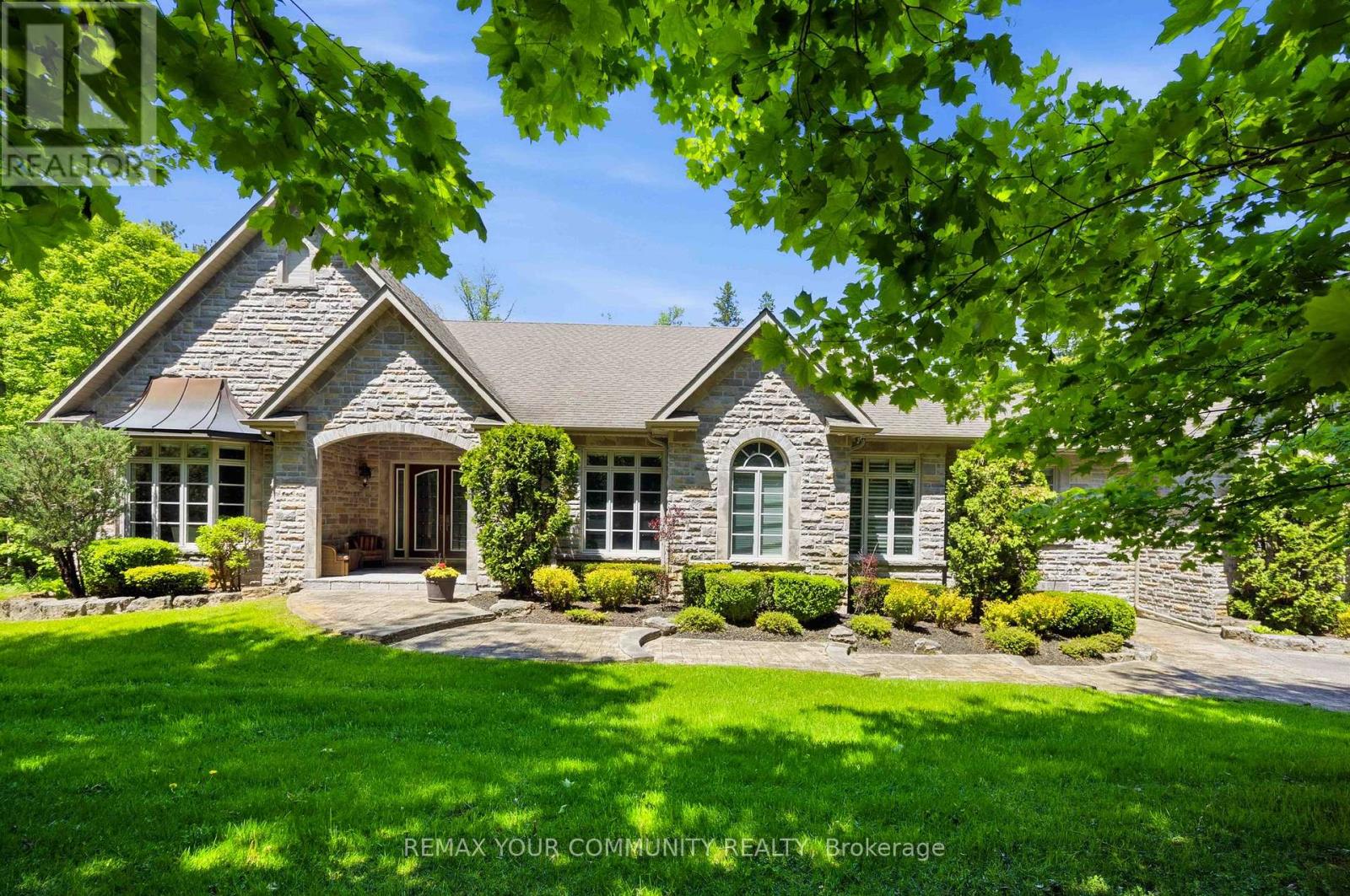 46 LAKE WOODS DRIVE