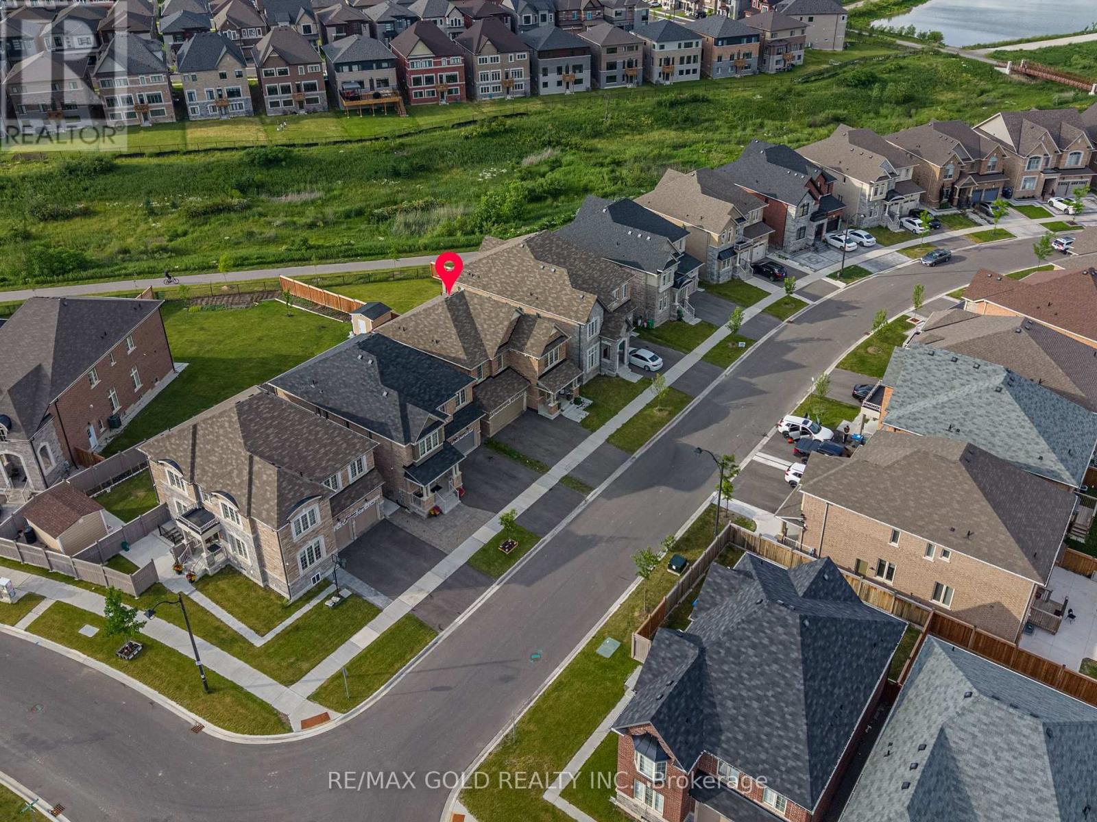 66 PUFFIN CRESCENT