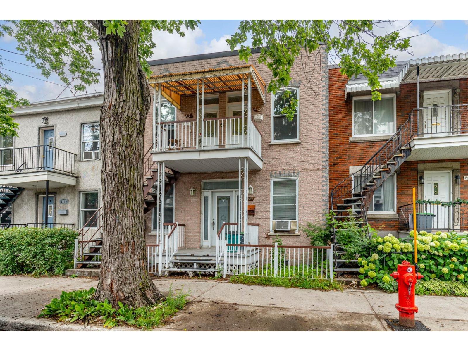 2189 Rue Denonville