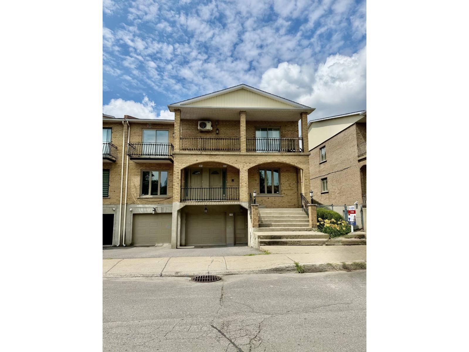 1003 Rue Germaine-Guèvremont