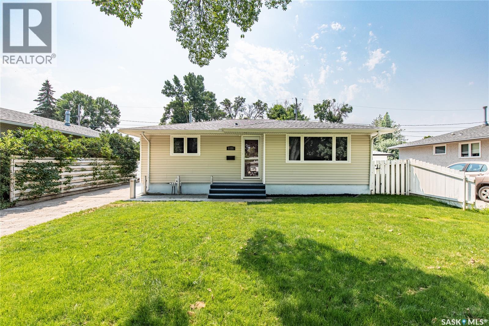 1131 Currie CRESCENT